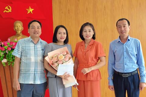 Tiếp sức cô giáo dạy Sử tranh tài tại hội thi báo cáo viên giỏi tỉnh Gia Lai