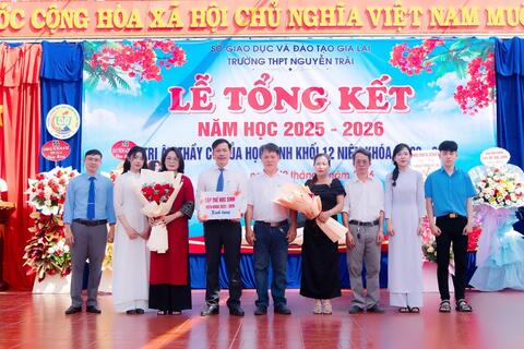 TRƯỜNG THPT NGUYỄN TRÃI TỔ CHỨC LỄ TỔNG KẾT NĂM HỌC VÀ TRI ÂN THẦY CÔ CỦA HỌC SINH KHỐI 12