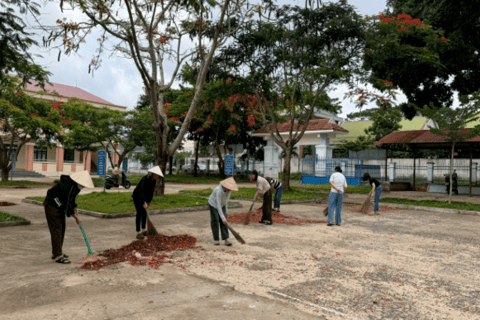 TẬP THỂ CÁN BỘ, GIÁO VIÊN, NHÂN VIÊN TRƯỜNG THCS  CHU VĂN AN TÍCH CỰC HƯỞNG ỨNG PHONG TRÀO  “TOÀN DÂN CHUNG TAY BẢO VỆ MÔI TRƯỜNG, VÌ MỘT VIỆT NAM  XANH – SẠCH – ĐẸP”
