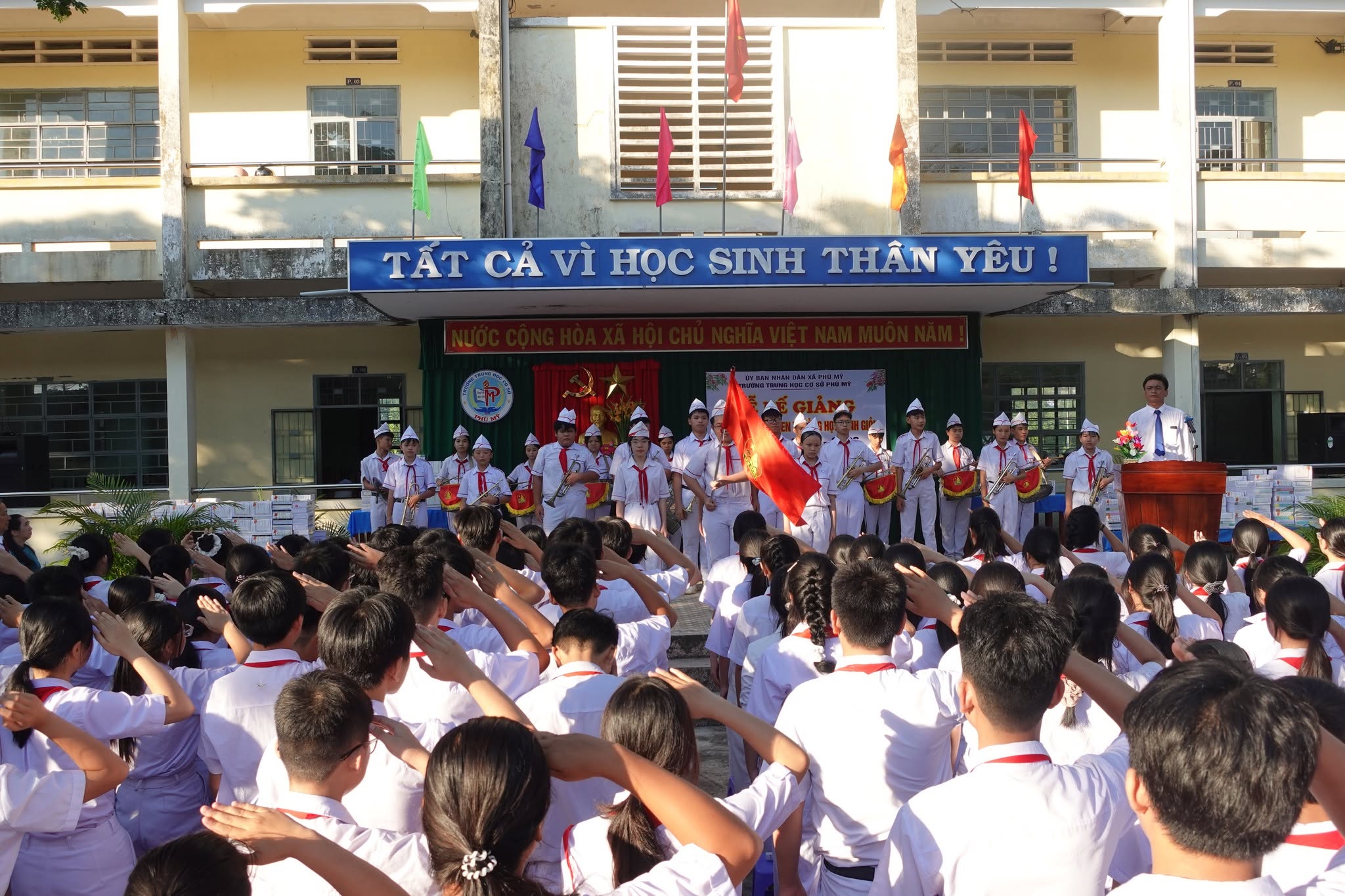 Lễ Bế giảng và tuyên dương, khen thưởng học sinh giỏi năm học 2025-2026