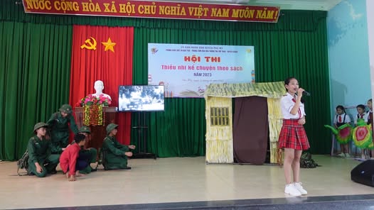 Thiếu nhi kể chuyện theo sách