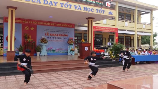 Video Lễ Khai giảng năm học 2023 - 2024 của Trường THCS thị trấn Phù Mỹ .